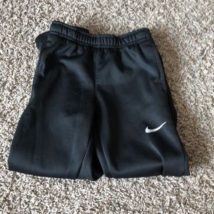 boys nike joggers